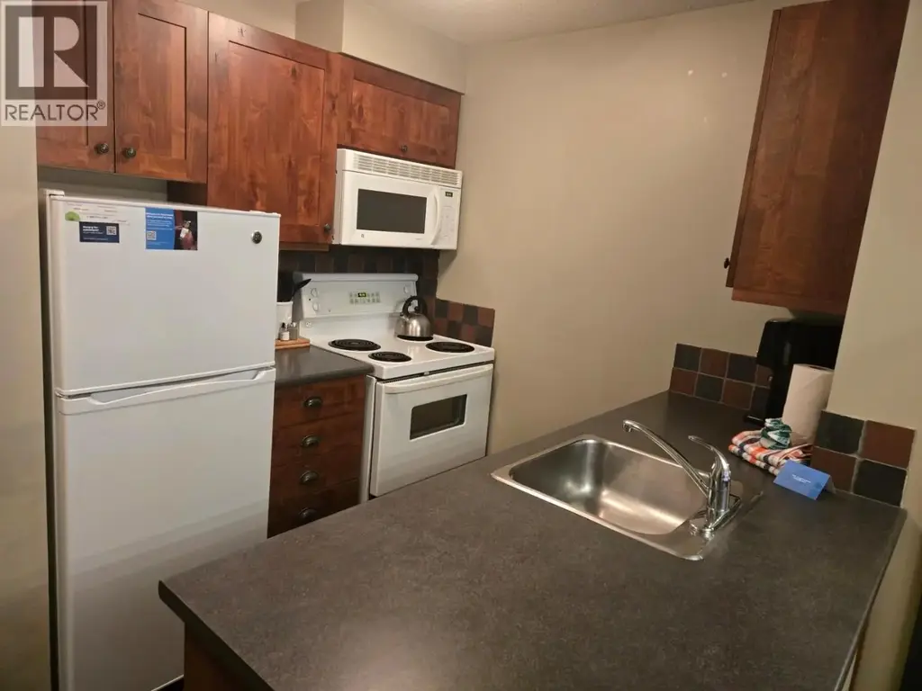 2070 Summit Drive Unit# 406, Panorama